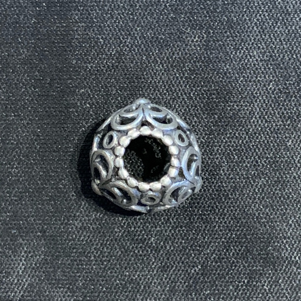 PANDORA CHARM - Picture 3 of 4